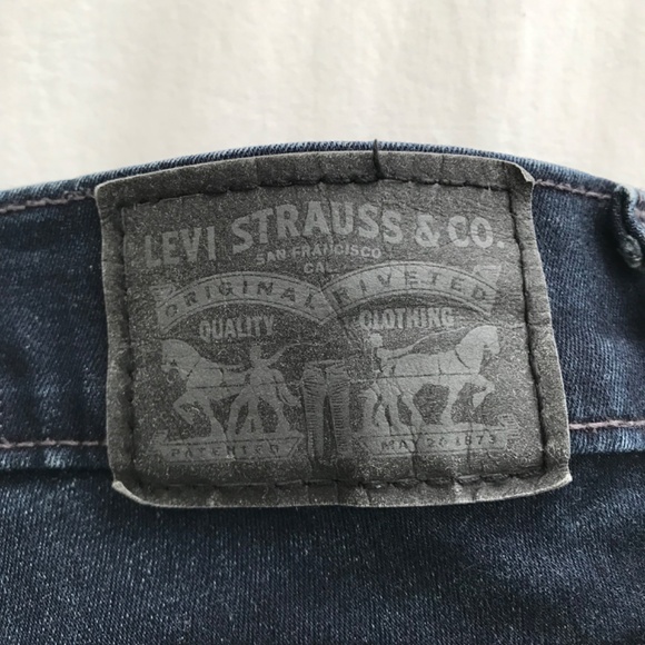 Levi Strauss & Co. Slimming Skinny Jeans Size 31 Denim Dark Navy Blue - Picture 5 of 7